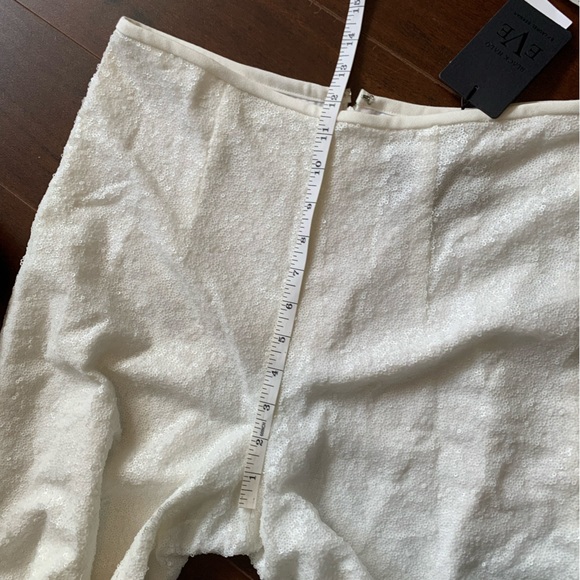Black Halo Wide Leg Sequined White pants - Picture 9 of 15